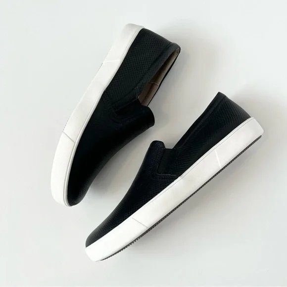 Naturalizer Marianne Slip on Sneaker NIB Black leather sneakers Comfort Size 10W - Picture 3 of 6